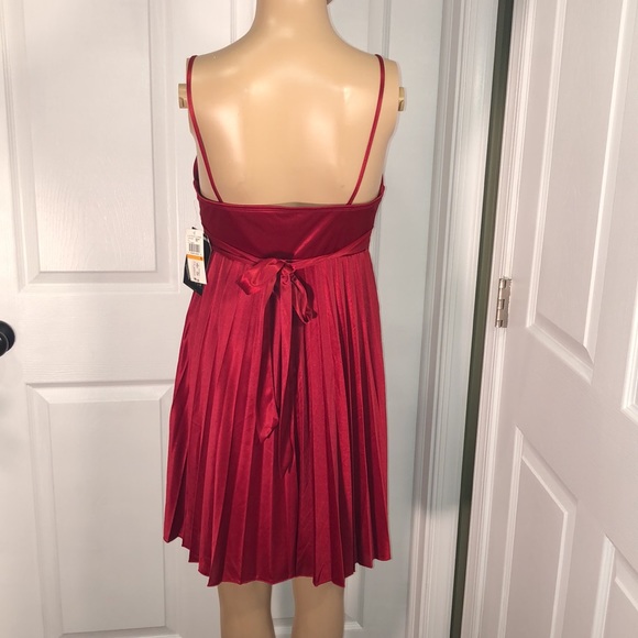 Love Tease Red Dress. NWT. S - Picture 4 of 8